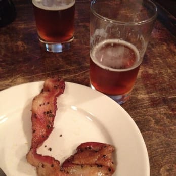 Chicago Beer Experience Beer Tours - Beer and bacon pairing at Paddy Long's - Beer Tours Near Me - Chicago, Illinois