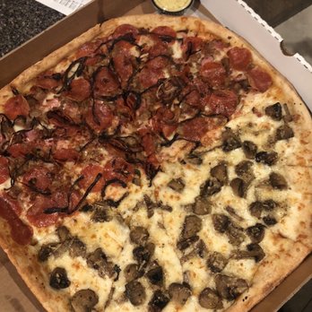 Josie's Pizza & Wings - The whole pizza - Pizza Near Me - Orlando, Florida Josie's Pizza & Wings - The whole pizza - Pizza Near Me - Orlando, Florida