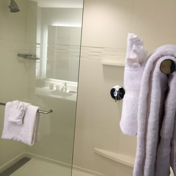 Residence Inn by Marriott Pullman - Shower - Residence Inn Pullman - Hotels Near Me - Pullman, Washington Residence Inn by Marriott Pullman - Shower - Residence Inn Pullman - Hotels Near Me - Pullman, Washington
