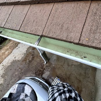 Fix It Phill - Handyman Services - Clean rain gutter - Handyman Near Me Fix It Phill - Handyman Services - Clean rain gutter - Handyman Near Me