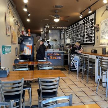 Planker Sandwiches - Inner dining area. - Sandwiches Near Me - Bend, Oregon
