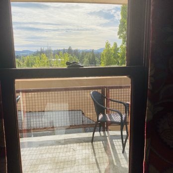 McMenamins Pub - Outside - Bars Near Me - McMinnville, Oregon
