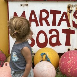 Marta's Boat - Exploring outside the shop