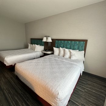 Hampton Inn & Suites Salinas - Room 433 Bedding - Hotels Near Me - Salinas, California Hampton Inn & Suites Salinas - Room 433 Bedding - Hotels Near Me - Salinas, California