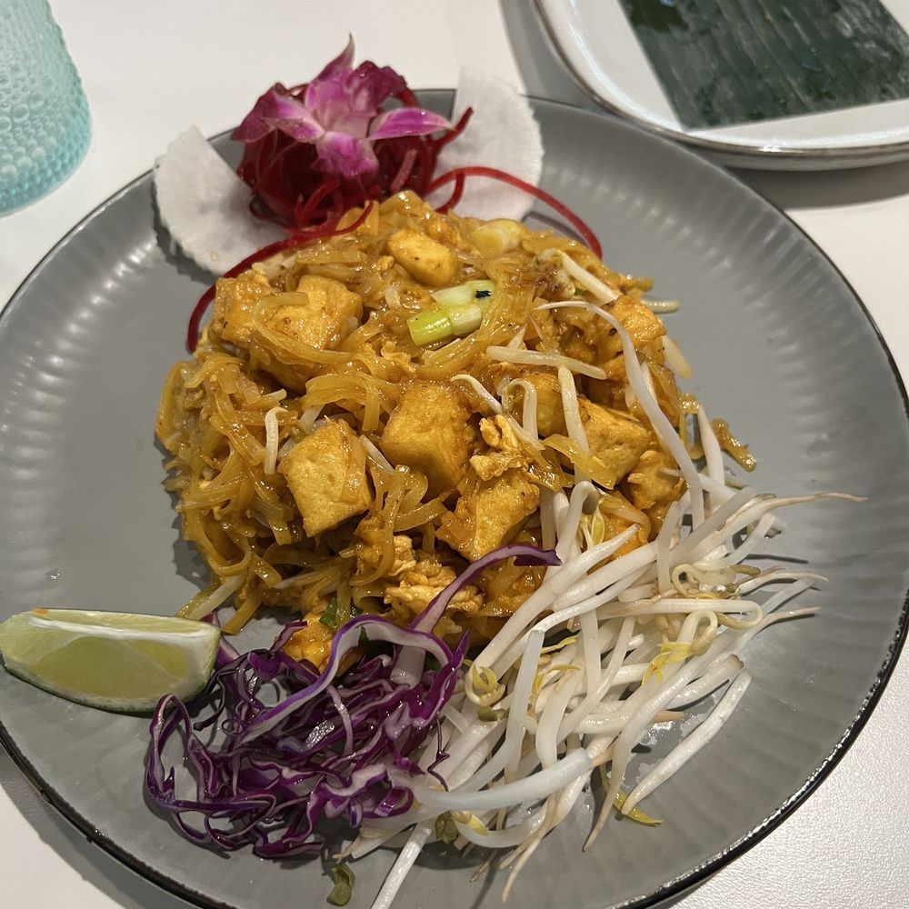Pad Thai with Tofu Pad Thai with Tofu