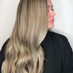 Salon 124 Grayson