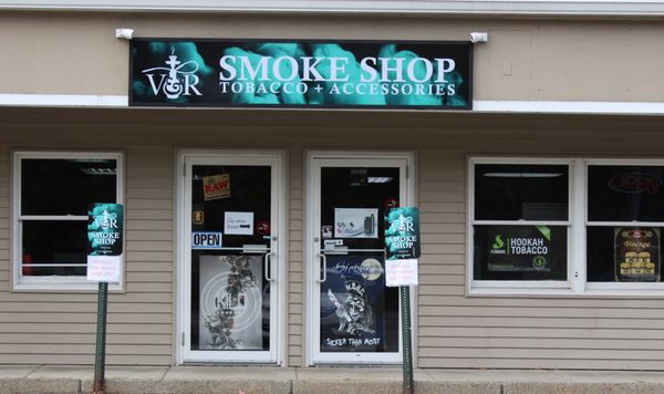 V&R Smoke Shop