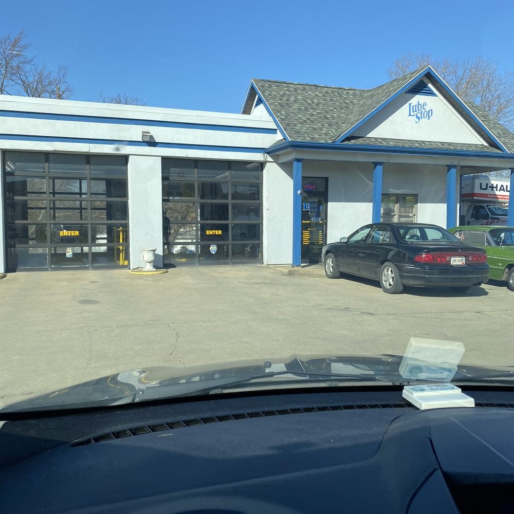 Lube Stop - Front of location, Mahoning Ave West - Auto Repair Near Me - Youngstown, Ohio