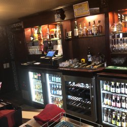 BIG BEN PUB - Inside classic Wales Pub