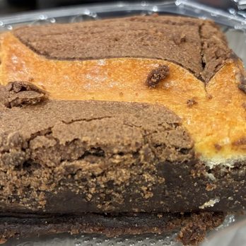Crazy D’s Hot Chicken - Cheesecake Brownie Cheesecake - American Near Me - Woodland, California