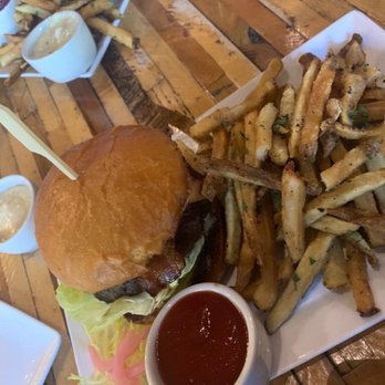 District - Oakland - District Burger - Wine Bars Near Me - Oakland, California District - Oakland - District Burger - Wine Bars Near Me - Oakland, California