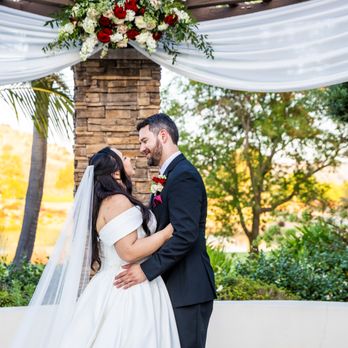 Fallbrook Estate by Wedgewood Weddings - Venues & Event Spaces Near Me - Fallbrook, California Fallbrook Estate by Wedgewood Weddings - Venues & Event Spaces Near Me - Fallbrook, California