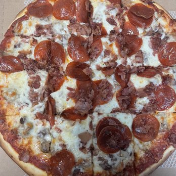 Pizza Napoli - Mushrooms, Pepperoni and Bacon. - Pizza Near Me - Roselle, Illinois Pizza Napoli - Mushrooms, Pepperoni and Bacon. - Pizza Near Me - Roselle, Illinois