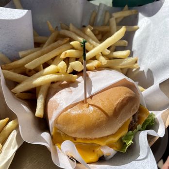 Crystal Cove Shake Shack - Cove Deluxe Cheeseburger - American Near Me - Newport Coast, California
