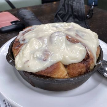 The Perch - Cinnamon roll skillet - Breweries Near Me - Chicago, Illinois The Perch - Cinnamon roll skillet - Breweries Near Me - Chicago, Illinois