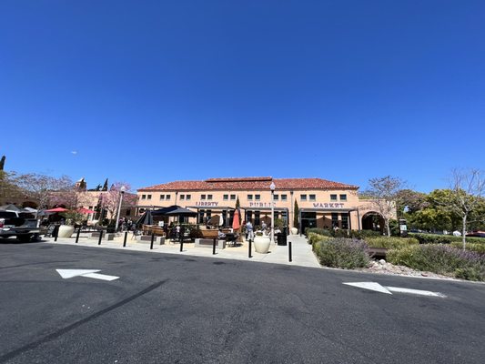 Fluster Cluck Hot Chicken by null