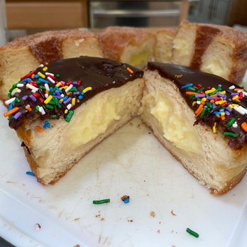 Johnny Doughnuts - Vanilla cream - Donuts Near Me - Santa Rosa, California