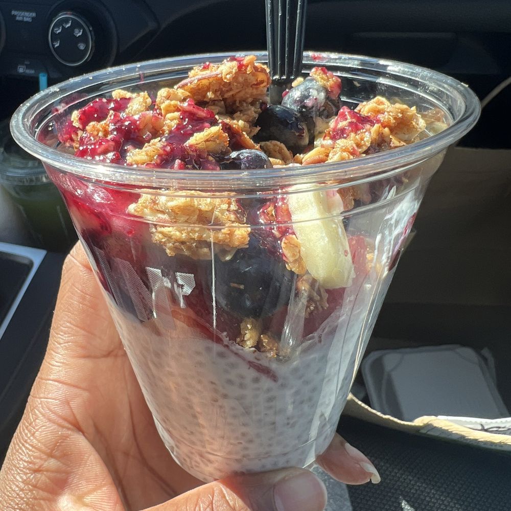 AM Superfood Bowl (coconut chia pudding with fruit & granola) AM Superfood Bowl (coconut chia pudding with fruit & granola)