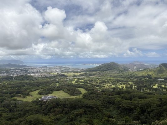 Nuʻuanu Pali Lookout by null