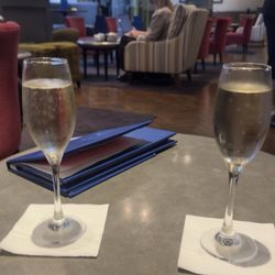 London Bridge Hotel - Free prosecco  for birthday