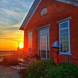 Olde Schoolhouse Vineyard & Winery - No extra charge for the GORGEOUS sunsets here!!!