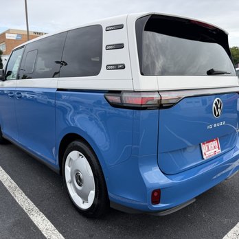 Antwerpen Volkswagen - 2025 Volkswagen ID.Buzz 1st Edition in Cabana Blue and Candy White - Car Dealers Near Me - Pasadena, Maryland Antwerpen Volkswagen - 2025 Volkswagen ID.Buzz 1st Edition in Cabana Blue and Candy White - Car Dealers Near Me - Pasadena, Maryland