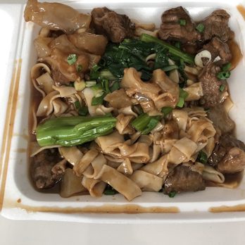 Lagoon Chinese Restaurant - Beef brisket but, I think the past at the top left of the container is tendon - Chinese Near Me - Honolulu, Hawaii
