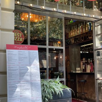 Margherita - Front of restaurant - Pizza Near Me - Barcelona, B Margherita - Front of restaurant - Pizza Near Me - Barcelona, B