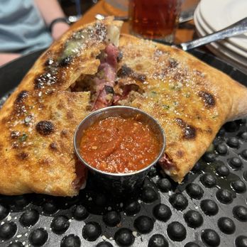 Marioochi’s Pizzeria - Pizza Near Me - Sparta, Tennessee