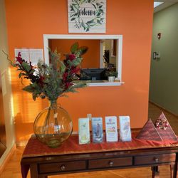 Snohomish Naturopathic Clinic - Front desk and patient check in/out area