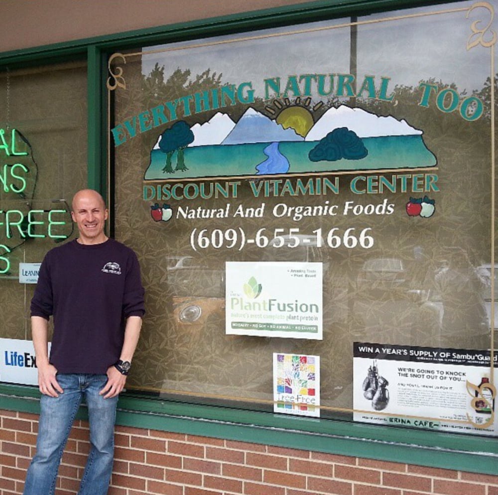 Everything Natural Too Logo
