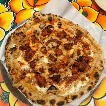 Show Me Pizza - Cashville Hot Chicken - Pizza Near Me - Austin, Texas Show Me Pizza - Cashville Hot Chicken - Pizza Near Me - Austin, Texas