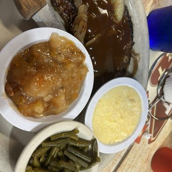 Bett's Big T - Liver and onions - American Near Me - Chiefland, Florida