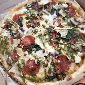 Blaze Pizza - Build your own - Fast Food Near Me - Orlando, Florida