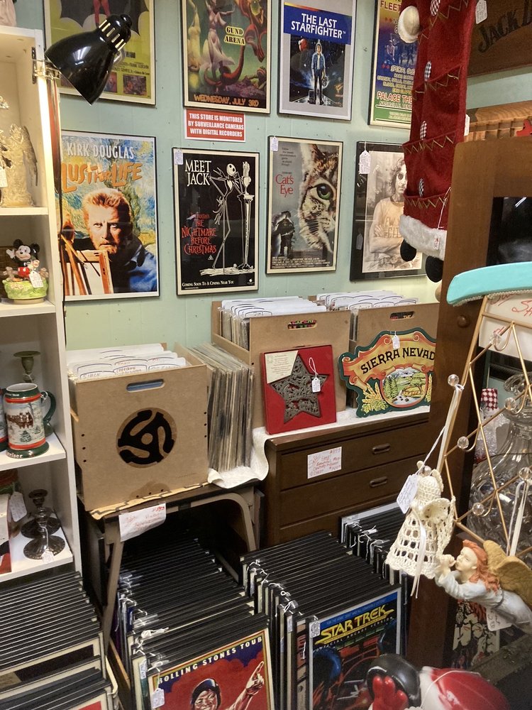 FANS & STOVES ANTIQUE MALL Updated August 2024 99 Photos & 41