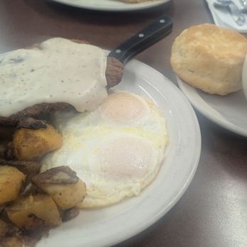 Eggs N Things - Chicken Fried Steak with Over Easy Eggs, Potatoes O'Brien, and Biscuit with Gravy! - Breakfast & Brunch Near Me - Thousand Oaks, California