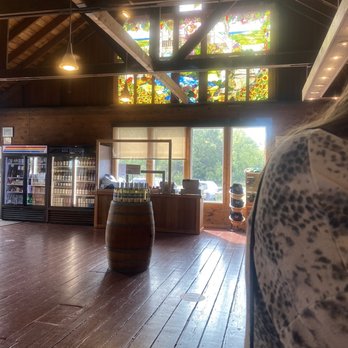 Pindar Vineyards - Wineries Near Me - Peconic, New York