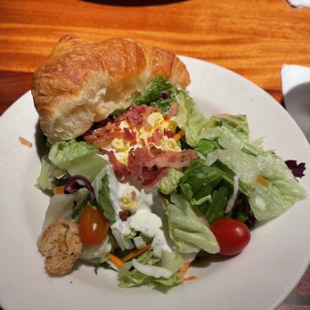 Charleston's - Salad with ranch - American Near Me - Broken Arrow, Oklahoma