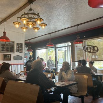 Ms Lois' - Interior - Diners Near Me - Franklin, North Carolina