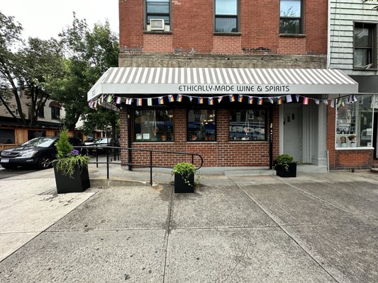 Graham Fine Wines & Spirits by null