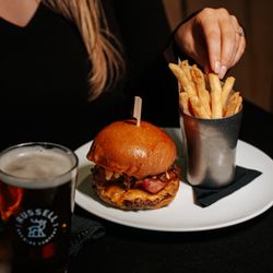 The Apron - The wall smash burger