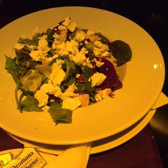 Bruxelles - Fresh house salad - Pubs Near Me - Dublin, D