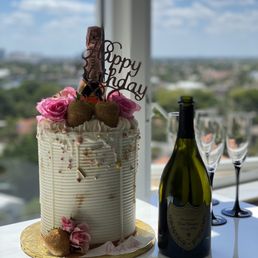 Sugar Rush Cake Factory 99 Photos 13 Reviews Cupcakes 4473 N University Dr Fort Lauderdale Fl Phone Number Yelp