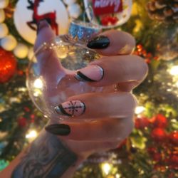 Nails For You - Wanted something classy yet simple for christmas and new years loved them