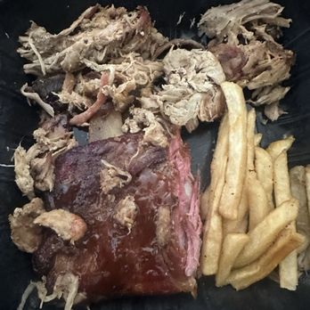 Cali BBQ - 1/2 of an order of bbq ribs with pulled pork - Barbeque Near Me - Spring Valley, California