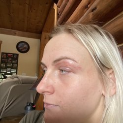 Pretty Nails - Eyebrow wax