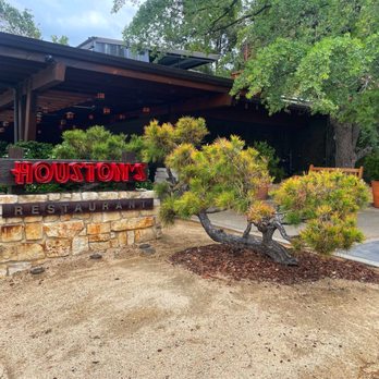 Houston's Restaurant - Front - Steakhouses Near Me - Pasadena, California