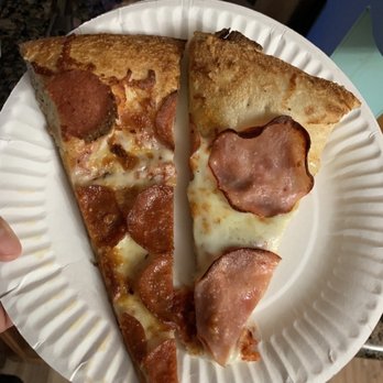 Tony's Pizza - XL compared to Large - Pizza Near Me - Delano, California
