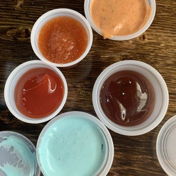 MayMoes - The blue ranch made me want to puke. No thanks. The "fry sauce " was excellent - Cajun/Creole Near Me - Logan, Utah
