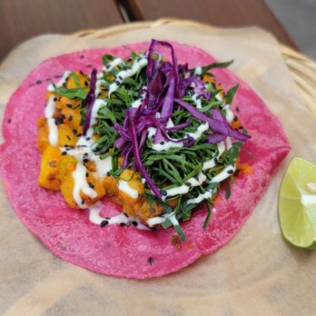 La Pitahaya - Curry tofu taco - Vegan Near Me - Ciudad de México, DIF La Pitahaya - Curry tofu taco - Vegan Near Me - Ciudad de México, DIF